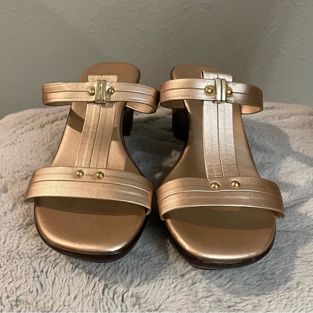 Italian Shoemakers* Demy* Rose Gold & Brown Wedges* Size 5* Pre-owned*